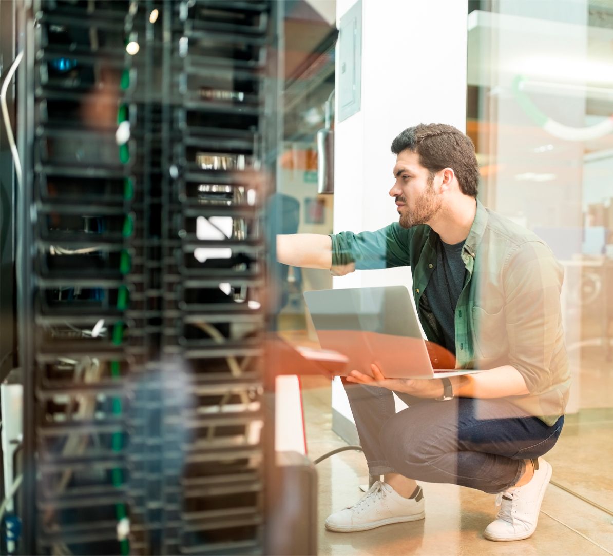 IT technician deploys his domain reselling and hosting project on a server with Plesk and WHMCS