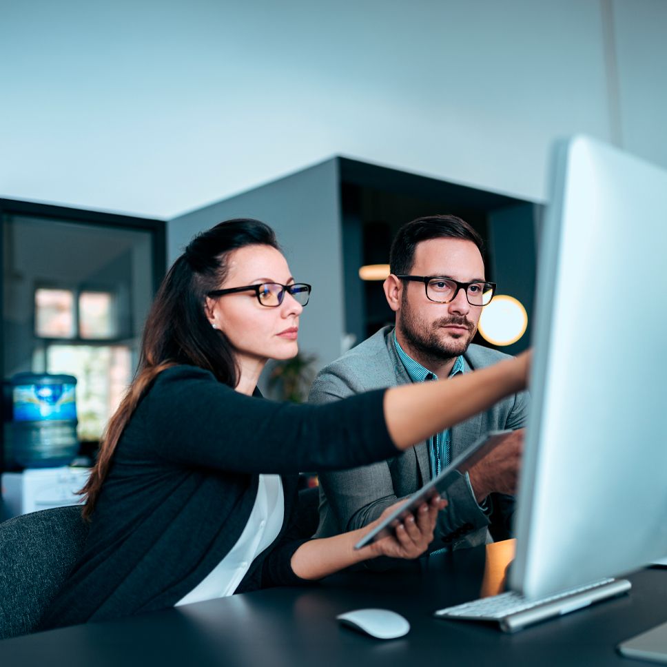 Colleagues sharing results of their VPS Multi