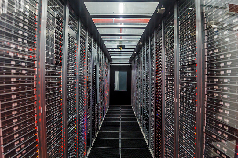 Data center with VPS servers with self-hosted n8n